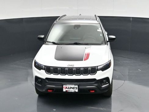 Used 2025 Jeep Compass Trailhawk w/ Trailer Tow Group image 47