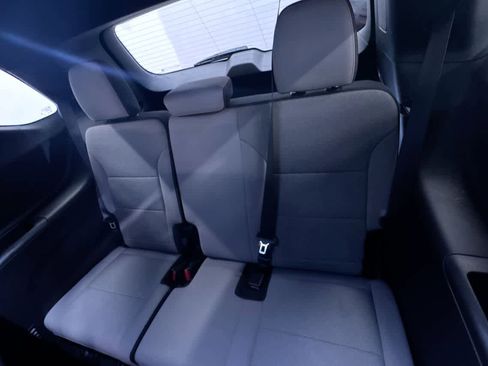 Used 2025 Chevrolet Traverse LT image 39