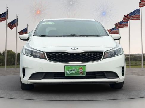 Used 2018 Kia Forte LX FWD image 2