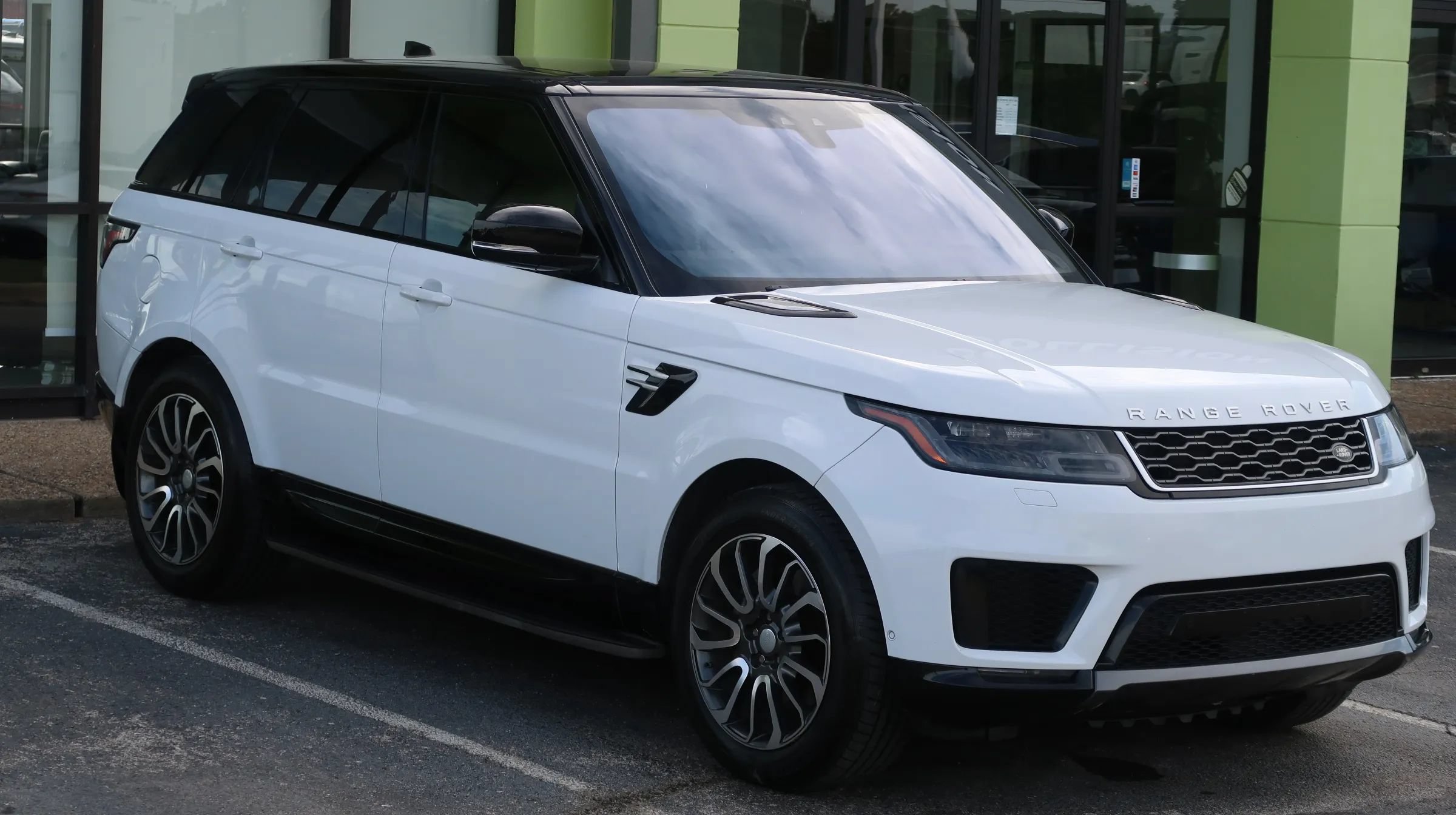 Used 2018 Land Rover Range Rover Sport HSE AWD/4WD image 5