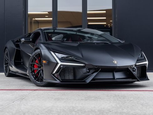 Used 2024 Lamborghini Revuelto image 3