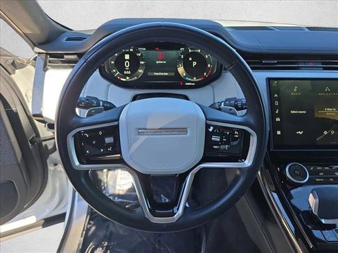 Used 2023 Land Rover Range Rover Sport SE image 18