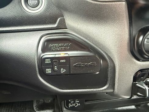 Used 2022 RAM 2500 Tradesman w/ Chrome Appearance Group image 11