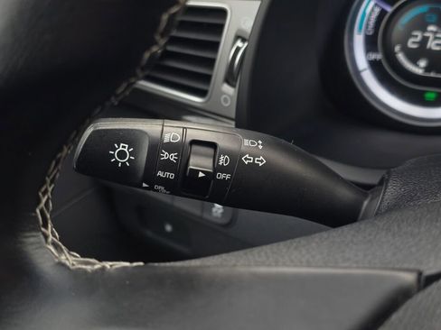 Used 2019 Kia Niro EX image 23