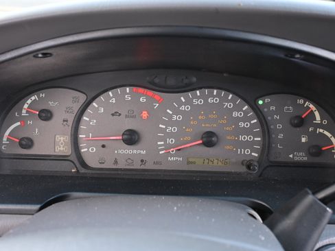 Used 2002 Toyota Sequoia Limited AWD/4WD image 25