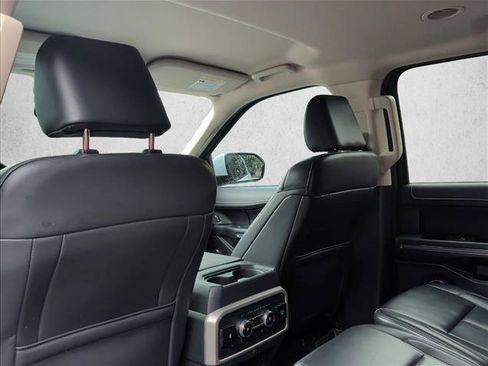 Used 2024 Ford Expedition Max XLT RWD image 16