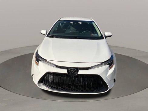Used 2022 Toyota Corolla LE image 9