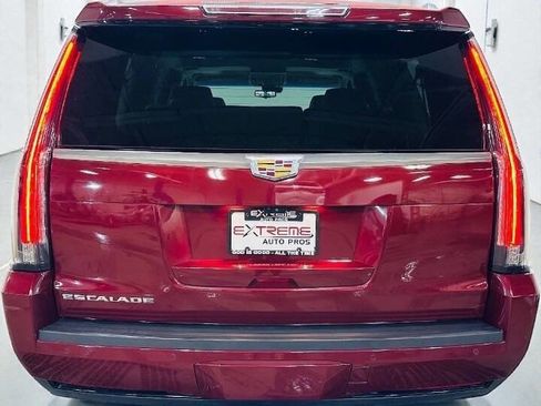 Used 2018 Cadillac Escalade ESV Premium Luxury image 7