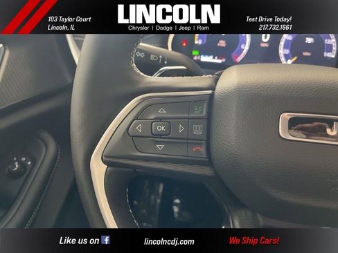 New 2025 Jeep Grand Cherokee Altitude image 18