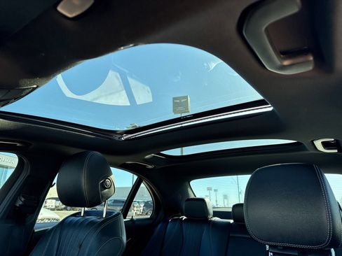 Used 2018 Mercedes-Benz E 400 4MATIC Sedan image 19