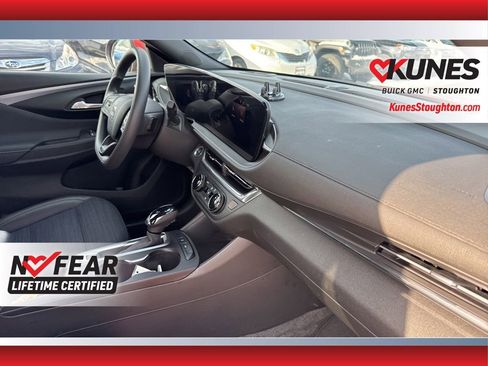 Used 2024 Buick Envista Preferred w/ Advanced Safety Package image 49