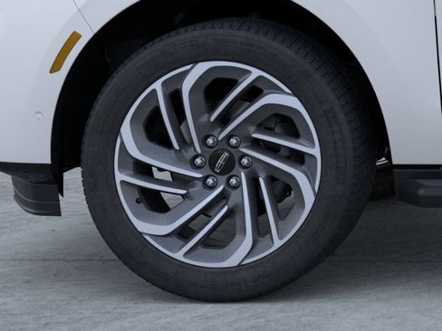 New 2026 Lincoln Navigator Premiere AWD/4WD image 19