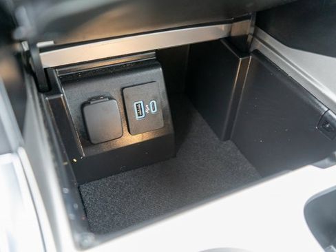 Used 2023 Ford Explorer Limited image 31