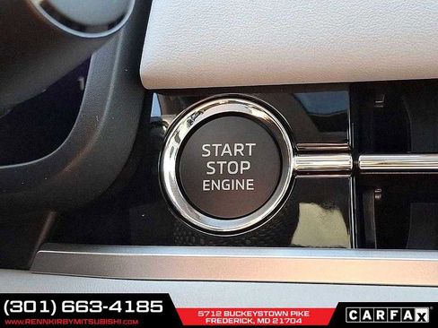 New 2025 Mitsubishi Outlander SE image 17