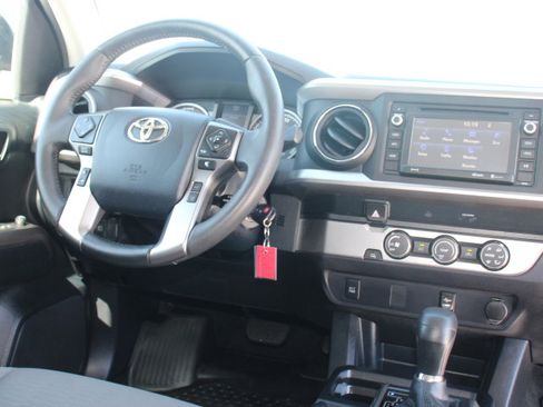 Certified 2019 Toyota Tacoma SR5 RWD image 22