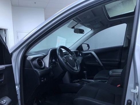 Used 2016 Toyota RAV4 XLE image 10