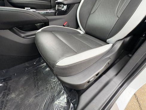 Used 2024 Buick Envision Sport Touring image 34