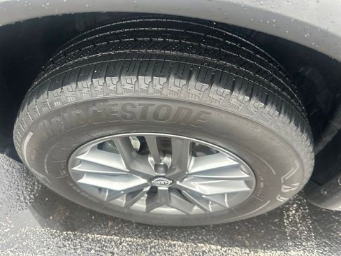 Used 2023 Nissan Rogue S FWD image 14
