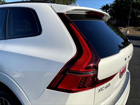 New 2026 Volvo XC60 T8 Ultra w/ Protection Package Premier image 25