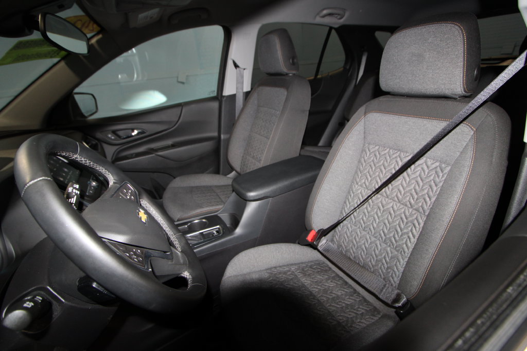 Used 2024 Chevrolet Equinox LT w/ LPO, Floor Liner Package FWD image 4