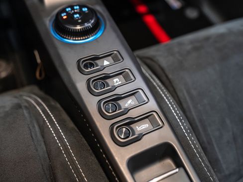 Used 2019 Ford GT image 21