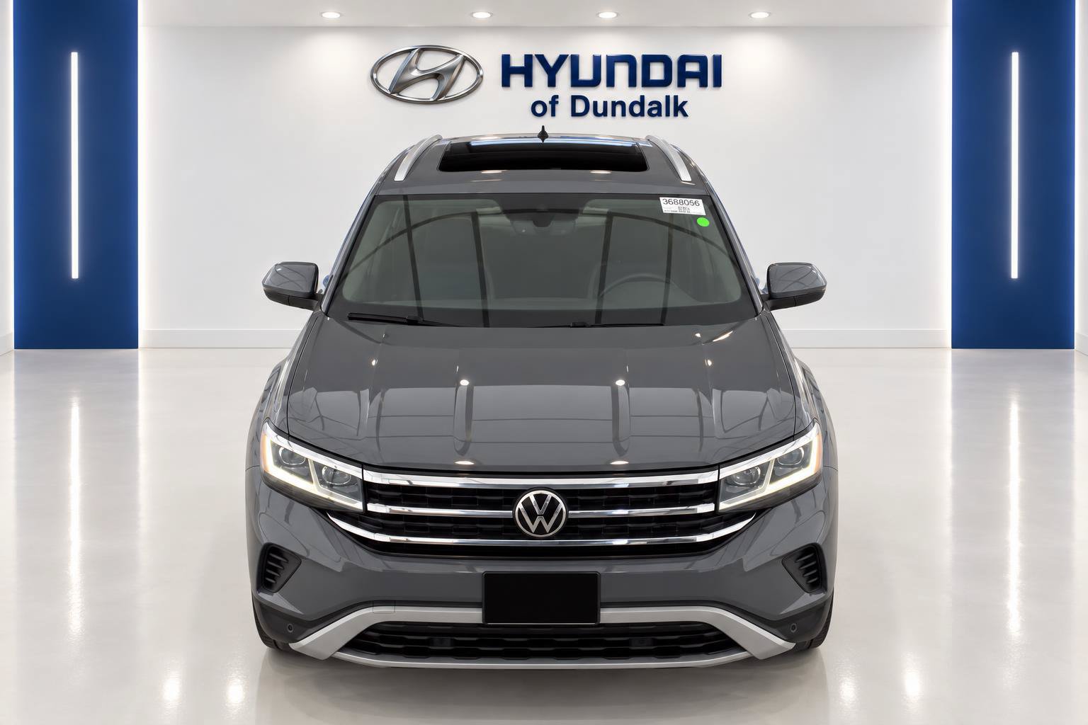 Used 2022 Volkswagen Atlas Cross Sport SE w/ Panoramic Sunroof Package FWD image 5