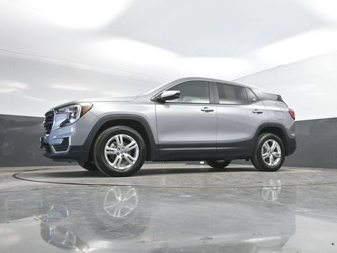 Used 2024 GMC Terrain SLE AWD/4WD image 35