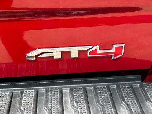Used 2021 GMC Sierra 1500 AT4 w/ AT4 Preferred Package AWD/4WD image 13