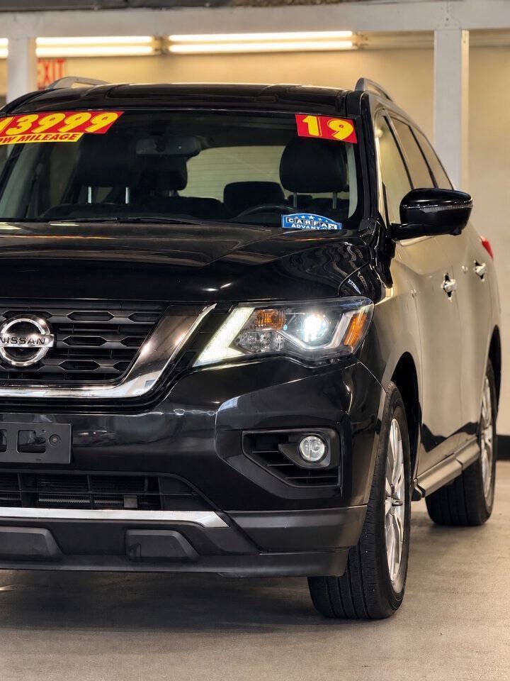 Used 2019 Nissan Pathfinder SL AWD/4WD image 9