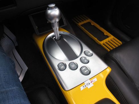 Used 2003 Chevrolet SSR w/ Preferred Equipment Group image 22