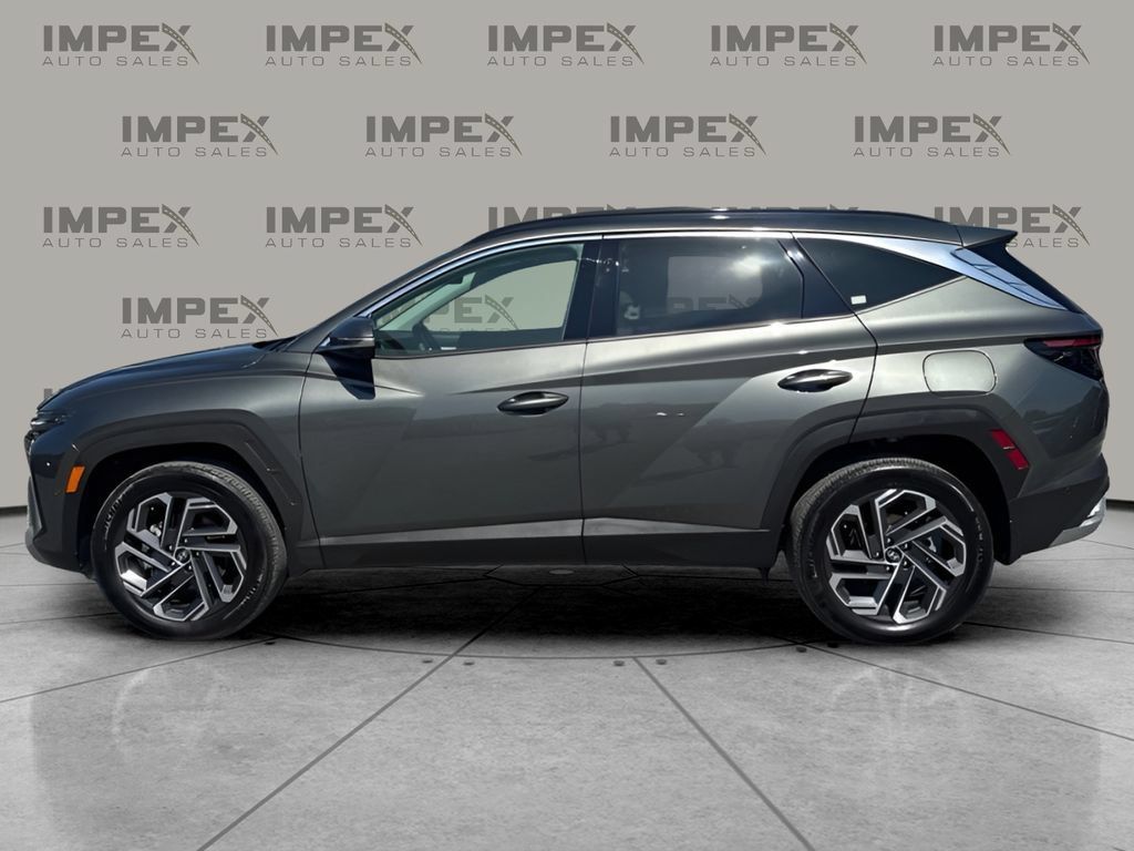 Used 2025 Hyundai Tucson Limited AWD/4WD image 2