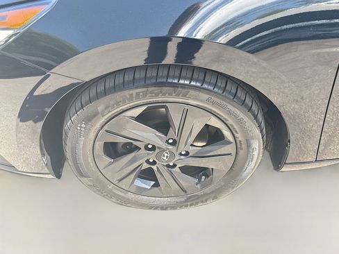 Used 2023 Hyundai Elantra SE w/ Cargo Package image 35