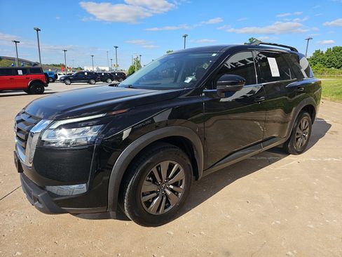 Used 2022 Nissan Pathfinder SV AWD/4WD image 8