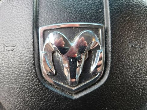 Used 2017 RAM 1500 Express AWD/4WD image 34