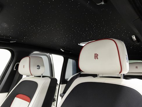 New 2026 Rolls-Royce Cullinan Black Badge image 45