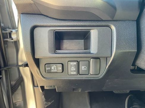Used 2019 Toyota Tacoma TRD Off-Road AWD/4WD image 21