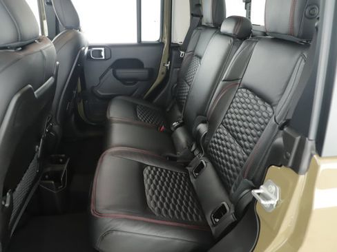 New 2025 Jeep Gladiator Rubicon w/ Safety Group image 22