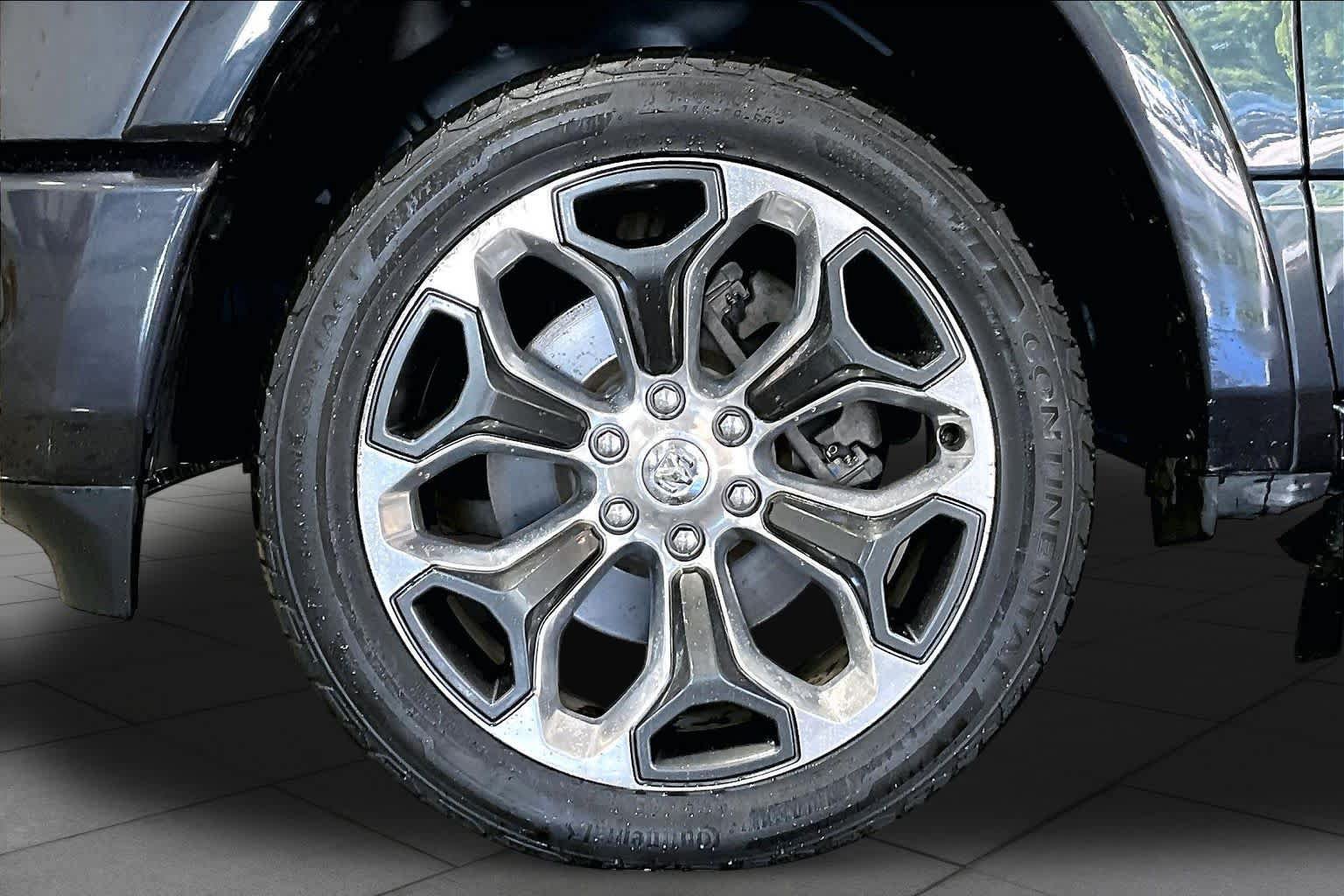Used 2019 RAM 1500 Limited AWD/4WD image 11