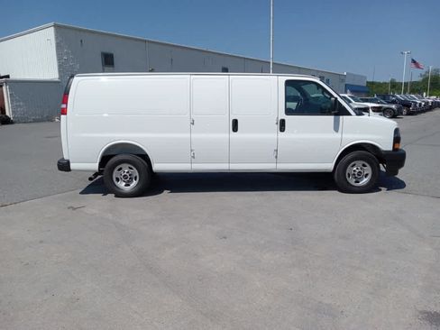 Used 2026 GMC Savana 2500 Extended w/ Driver Convenience Package RWD image 7