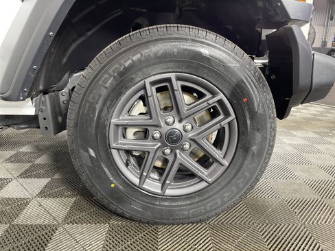 Used 2024 Jeep Wrangler Sport S image 6