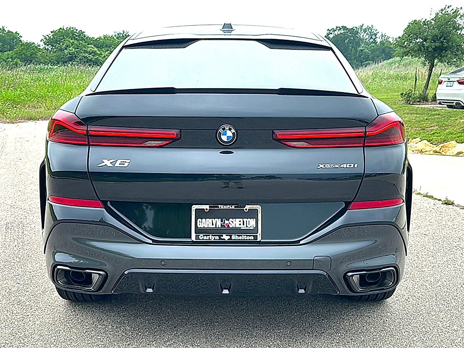 New 2027 BMW X6 xDrive40i w/ Climate Comfort Package AWD/4WD image 7