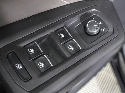 Certified 2022 Volkswagen Atlas SE w/ Panoramic Sunroof Package image 36