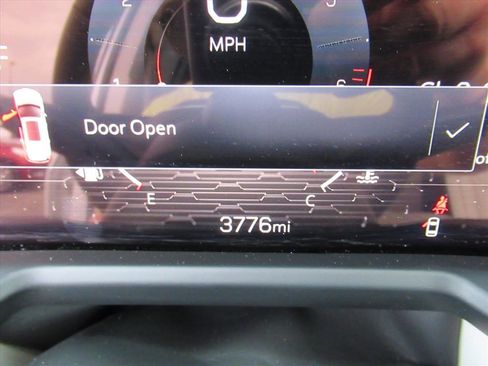 Used 2024 GMC Acadia Denali w/ Super Cruise Package image 28