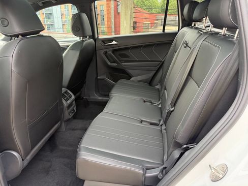 Certified 2023 Volkswagen Tiguan SE R-Line AWD/4WD image 23
