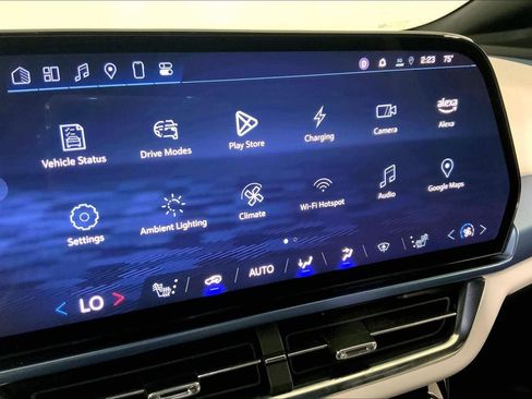 Used 2025 Chevrolet Equinox EV LT image 6