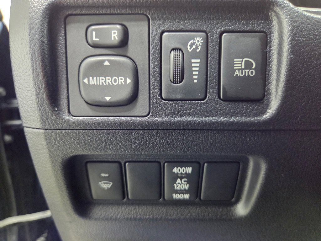 Used 2021 Toyota 4Runner SR5 AWD/4WD image 25