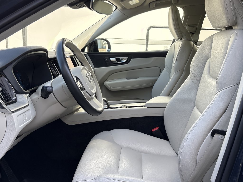 Used 2024 Volvo XC60 B5 Plus w/ Protection Package Premier AWD/4WD image 13