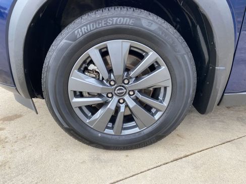 Used 2022 Nissan Pathfinder SV image 10