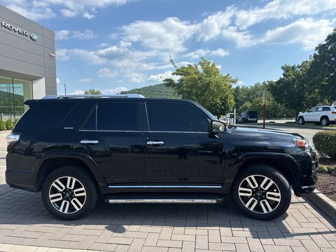 Used 2023 Toyota 4Runner Limited AWD/4WD image 2