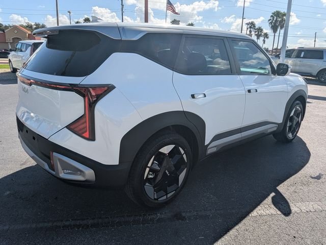 New 2027 Kia Seltos S FWD image 6